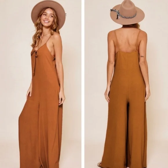 LAST ONE! NEW! CHIC & FABULOUS! Sleeveless Wide Leg Jumpsuit - Picture 2 of 3